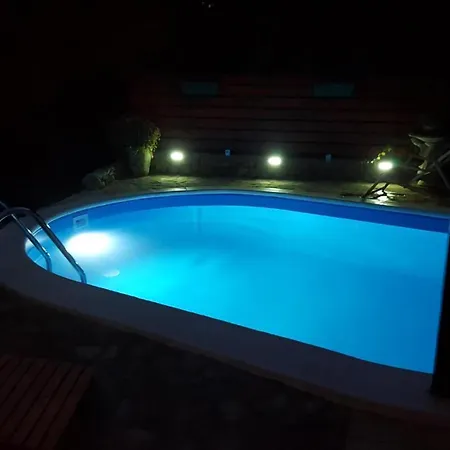 Charmantes In Medici Mit Privatem Pool Feriehus